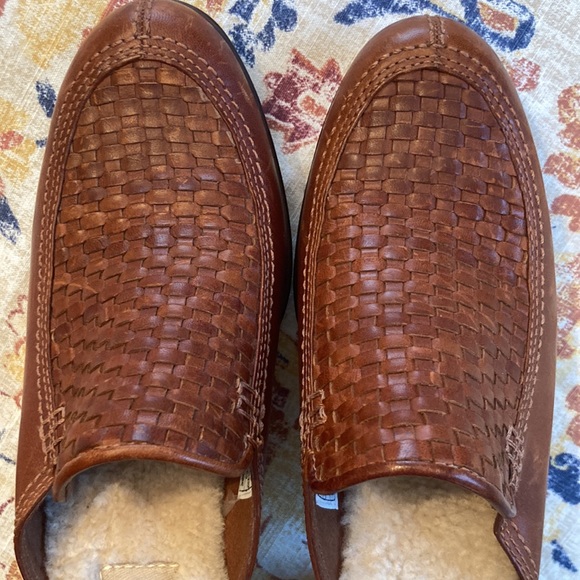 UGG Clogs - Picture 6 of 7